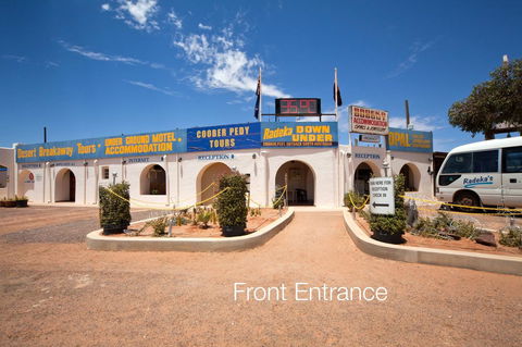 Radeka Downunder Underground Motel - Tourism Hervey Bay 0