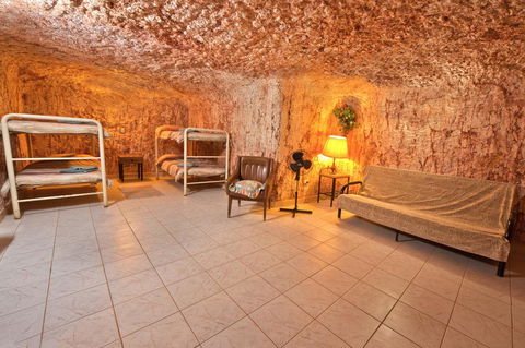 Radeka Downunder Underground Motel - Tourism Hervey Bay 4