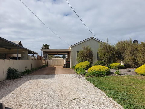 Super Central Location - Hervey Bay Accommodation 4