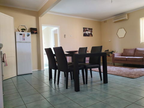 Super Central Location - Hervey Bay Accommodation 6