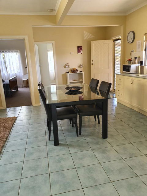 Super Central Location - Hervey Bay Accommodation 0