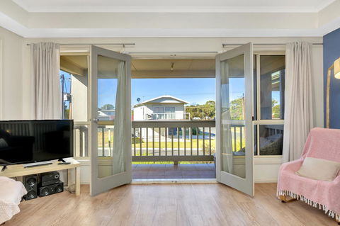 The Lighthouse - Port Willunga - C21 SouthCoast Holidays - Tourism Hervey Bay 2
