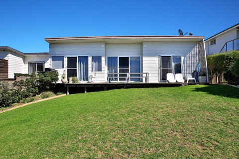 Culburra Beachhouse - Hervey Bay Accommodation 11
