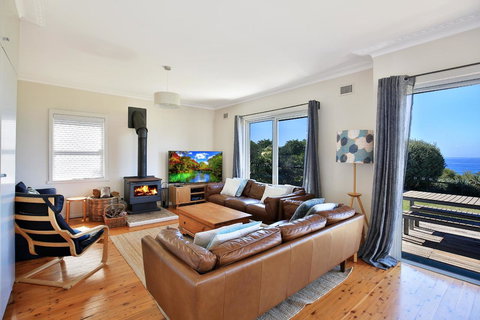 Culburra Beachhouse - Hervey Bay Accommodation 2