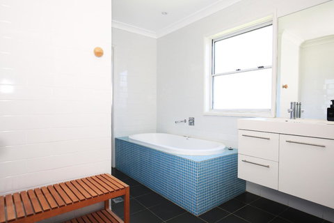 Culburra Beachhouse - Hervey Bay Accommodation 23