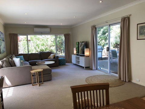 Jack\'s House B&B Clare - Tourism Hervey Bay 9
