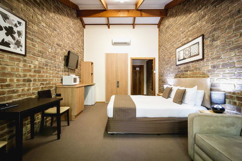 The Lodge By Manna - Tourism Hervey Bay 1