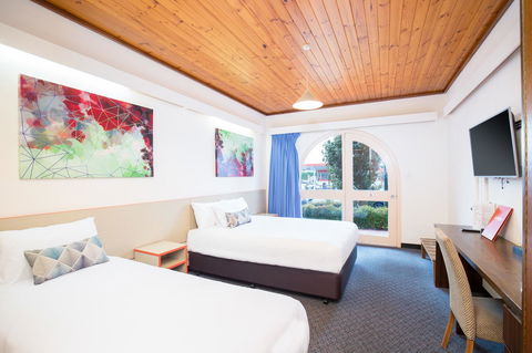 Nightcap At Federal Hotel Mt Gambier - Tourism Hervey Bay 0