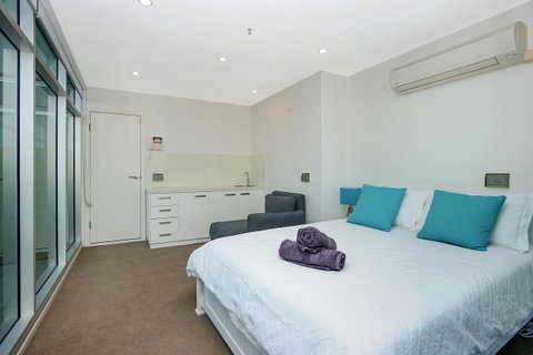 Glenelg Skyline Penthouse - Hervey Bay Accommodation 12