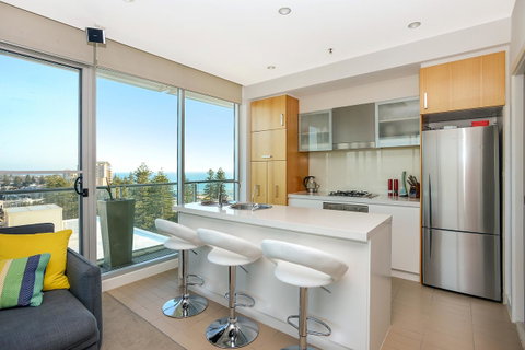 Glenelg Skyline Penthouse - Hervey Bay Accommodation 9