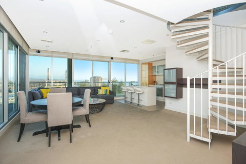 Glenelg Skyline Penthouse - Hervey Bay Accommodation 40