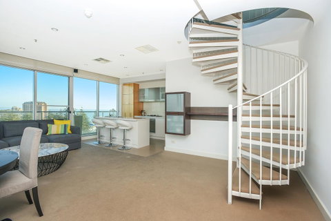 Glenelg Skyline Penthouse - Hervey Bay Accommodation 18