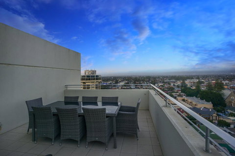 Glenelg Skyline Penthouse - Hervey Bay Accommodation 11