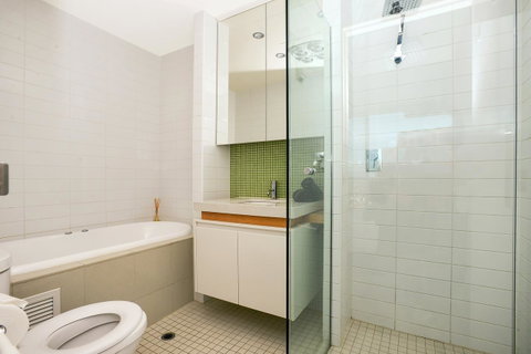Glenelg Skyline Penthouse - Hervey Bay Accommodation 42