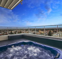 Glenelg Skyline Penthouse - Hervey Bay Accommodation