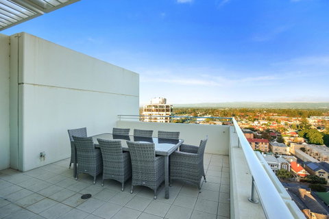 Glenelg Skyline Penthouse - Hervey Bay Accommodation 6