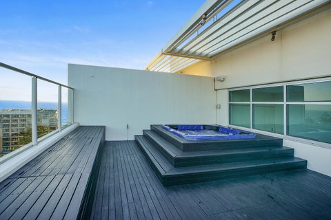 Glenelg Skyline Penthouse - Hervey Bay Accommodation 16