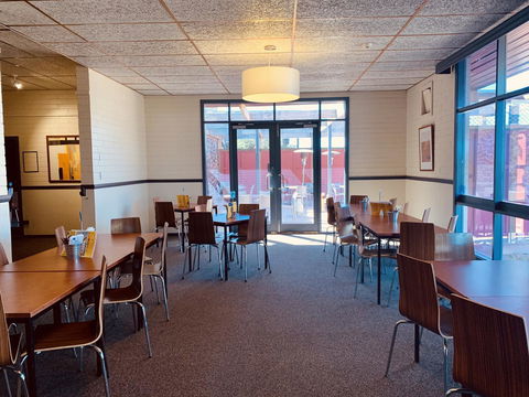 Opal Inn Hotel, Motel, Caravan Park - Hervey Bay Accommodation 27