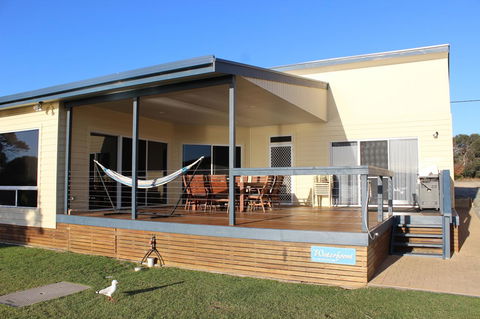 Waterfront On Osprey - Hervey Bay Accommodation 0