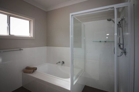 Waterfront On Osprey - Hervey Bay Accommodation 21