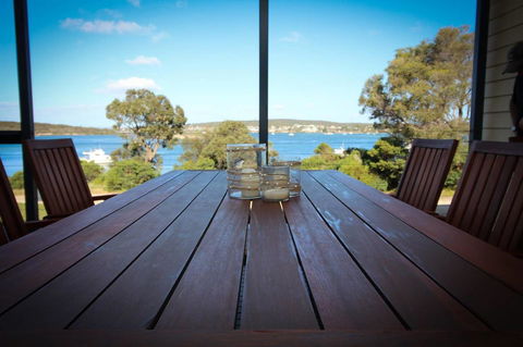 Waterfront On Osprey - Hervey Bay Accommodation 11