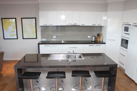 Waterfront On Osprey - Hervey Bay Accommodation 6