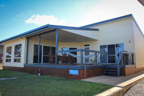 Waterfront On Osprey - Hervey Bay Accommodation 18