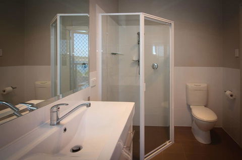 Waterfront On Osprey - Hervey Bay Accommodation 23