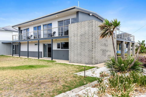 Esplanade Escape - Tourism Hervey Bay 32