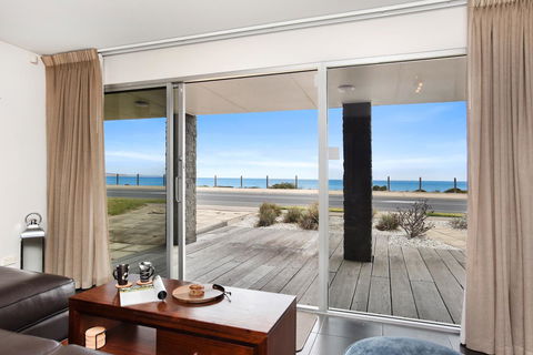 Esplanade Escape - Tourism Hervey Bay 29