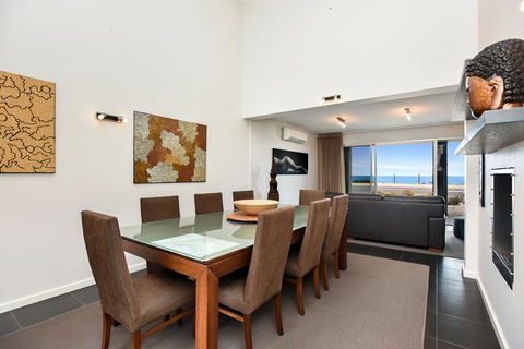 Esplanade Escape - Tourism Hervey Bay 20