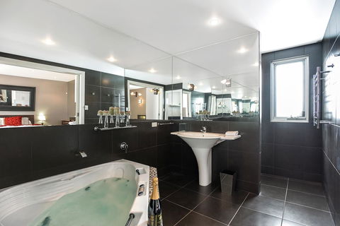 Esplanade Escape - Tourism Hervey Bay 7