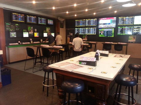 Grand Tasman Hotel - Hervey Bay Accommodation 8