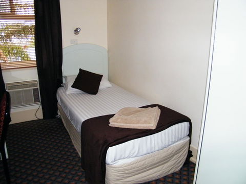 Grand Tasman Hotel - Hervey Bay Accommodation 22