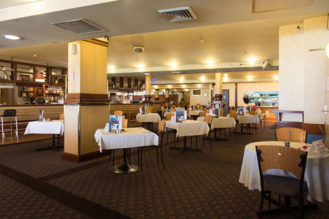 Grand Tasman Hotel - Hervey Bay Accommodation 1