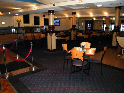 Grand Tasman Hotel - Hervey Bay Accommodation 2