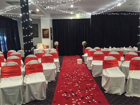 Grand Tasman Hotel - Hervey Bay Accommodation 11