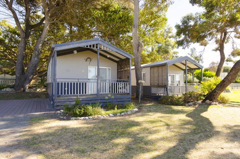 Lakeside Tourist Park - Hervey Bay Accommodation 2