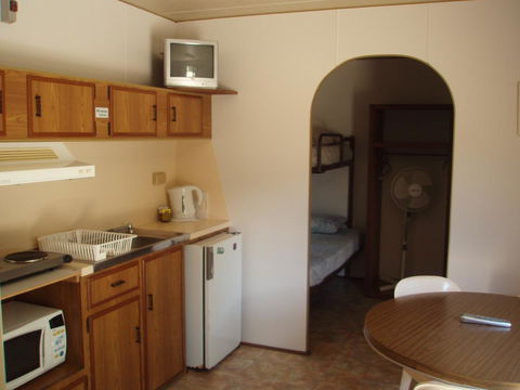 Lakeside Tourist Park - Hervey Bay Accommodation 16
