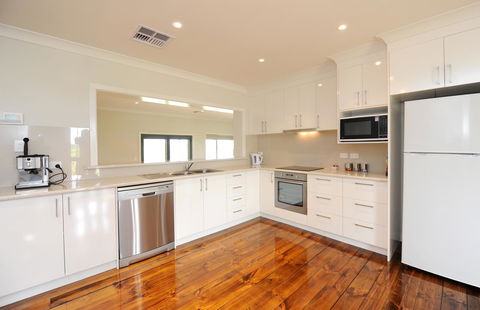 The Barn Accommodation - Tourism Hervey Bay 40