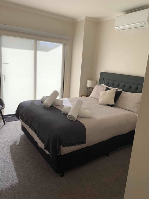 Holdfast Shores Apartments - Hervey Bay Accommodation 3