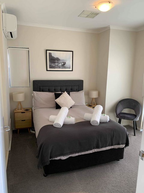 Holdfast Shores Apartments - Hervey Bay Accommodation 2