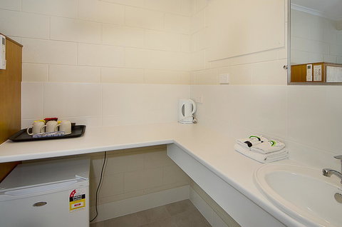 Victor Harbor City Inn - Hervey Bay Accommodation 19
