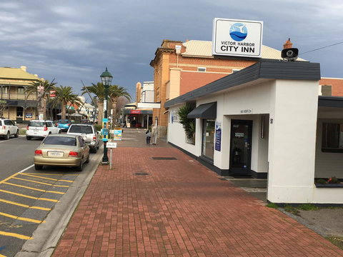 Victor Harbor City Inn - Hervey Bay Accommodation 4