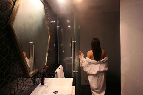 Ellen Hotel - Hervey Bay Accommodation 6