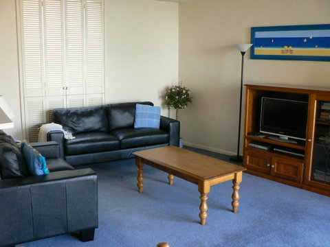 South Esplanade Apartment - Hervey Bay Accommodation 3