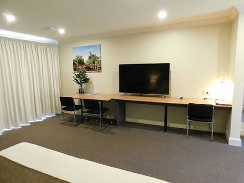 Alexander Cameron Suites - Tourism Hervey Bay 13