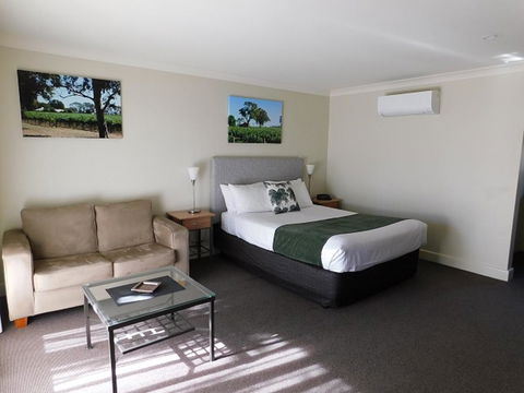 Alexander Cameron Suites - Tourism Hervey Bay 9