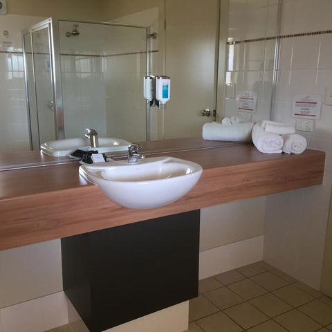 Alexander Cameron Suites - Tourism Hervey Bay 17