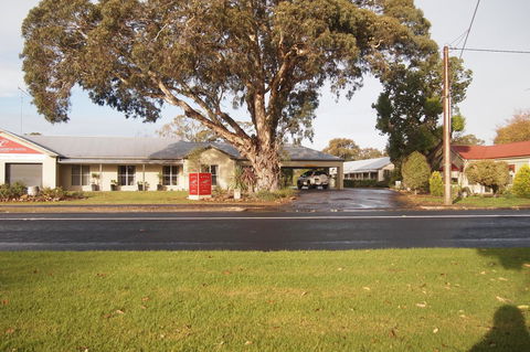 Alexander Cameron Suites - Tourism Hervey Bay 0